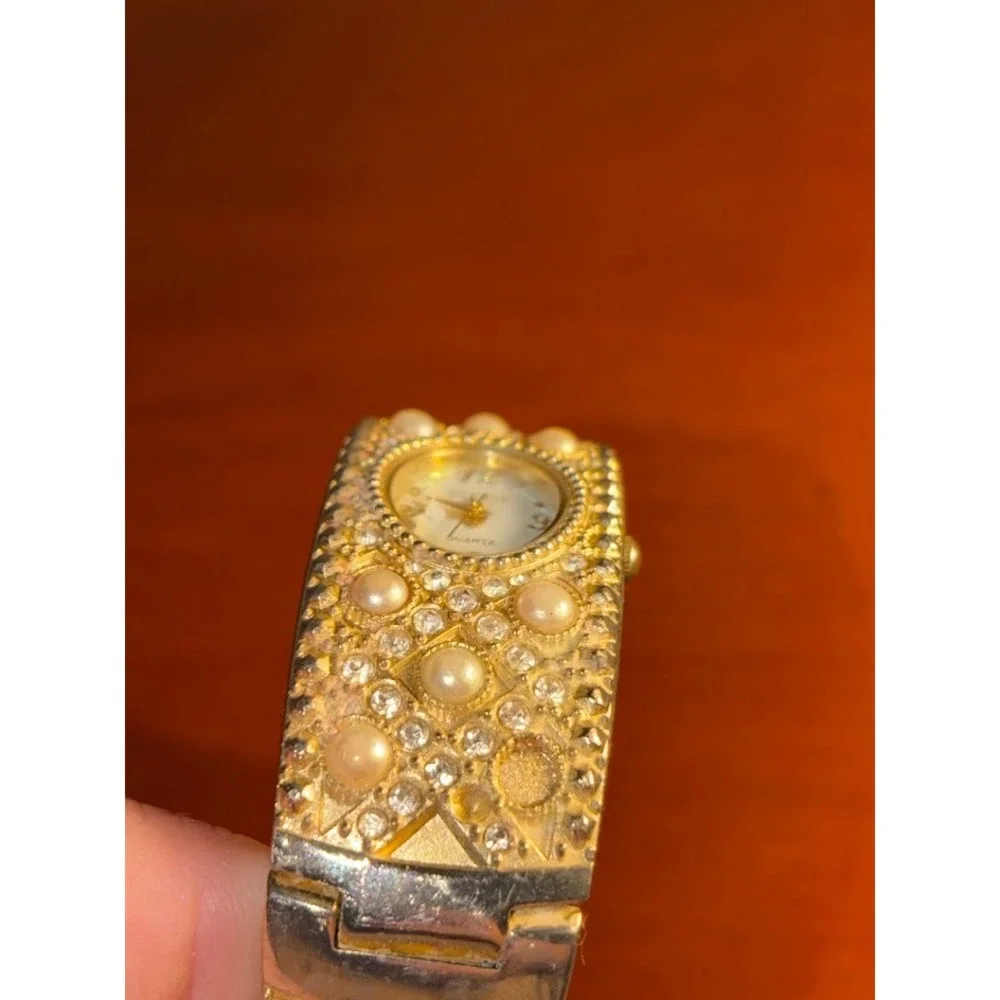 Studio 7 Womens Gold Tone Rhinestone Faux Pearl Bangle Cuff Watch Z0802 Repair